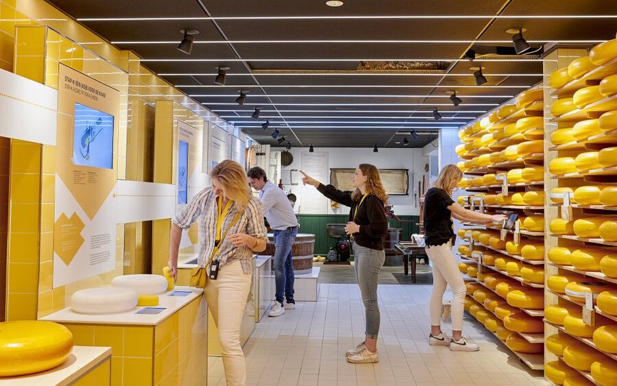 Gouda: Gouda Cheese Experience Entry Ticket - Buying Souvenirs Without Overpaying in the Gift Shop