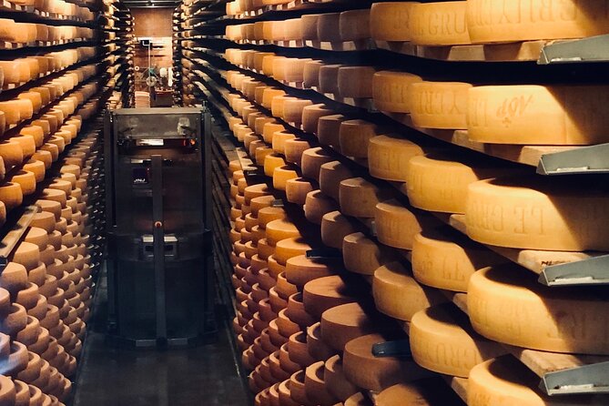 Gruyère Cheese and Chocolate Tasting Day Trip from Geneva - Stop 2: Gruyères Castle, the HR Giger exhibition, and valley views