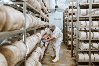 Guided Tour with Cheese & Wine Pairing - Getting there and settling in at the meeting point