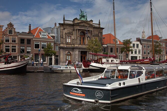 Haarlem Cheese and Wine Cruise - Wine and cheese onboard: included, friendly, and a little basic
