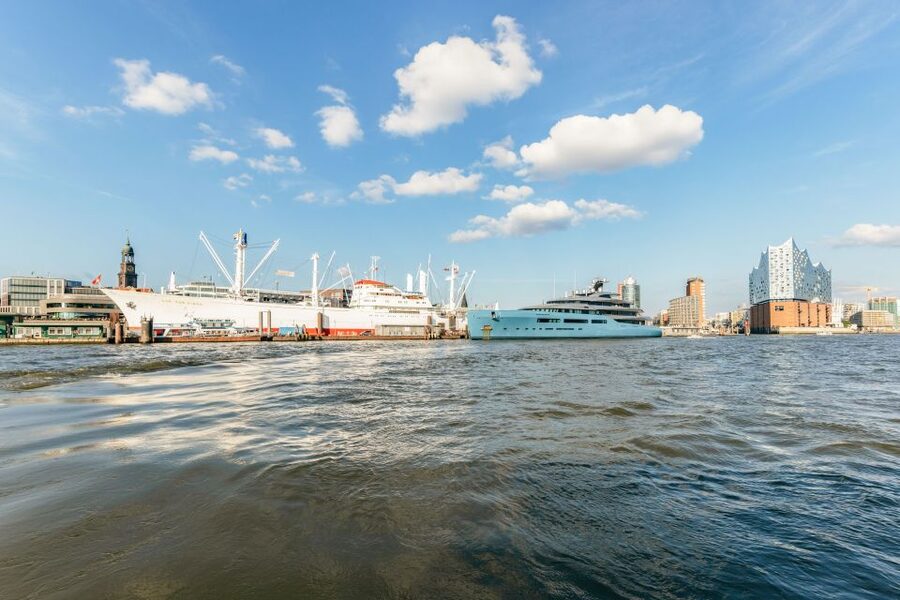 Hamburg: Harbor Cruise with Wine and Cheese - Finding the Meeting Point Near Fischbrötchenbude 10 Without Headaches
