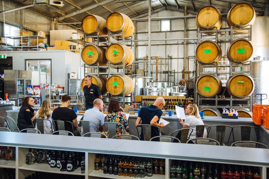 Hunter Valley: Wine, Spirits, and Cheese Tour with Lunch - Winery stop style: how the tastings are meant to teach you