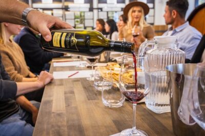 Hunter Valley Wines, 2-Course Lunch, Cheese & Chocolate Tour - Vineyard stop 1: Hunter Valley orientation with the wine-making story