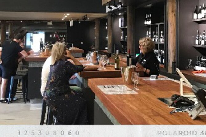 Hunter Valley Wines, 2-Course Lunch, Cheese & Chocolate Tour - Lunch at voco Kirkton Park Hotel: two courses, paired red and white