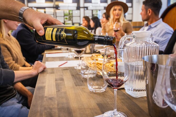 Hunter Valley Wines, 2-Course Lunch, Cheese & Chocolate Tour - Vineyard stop 1: Hunter Valley orientation with the wine-making story