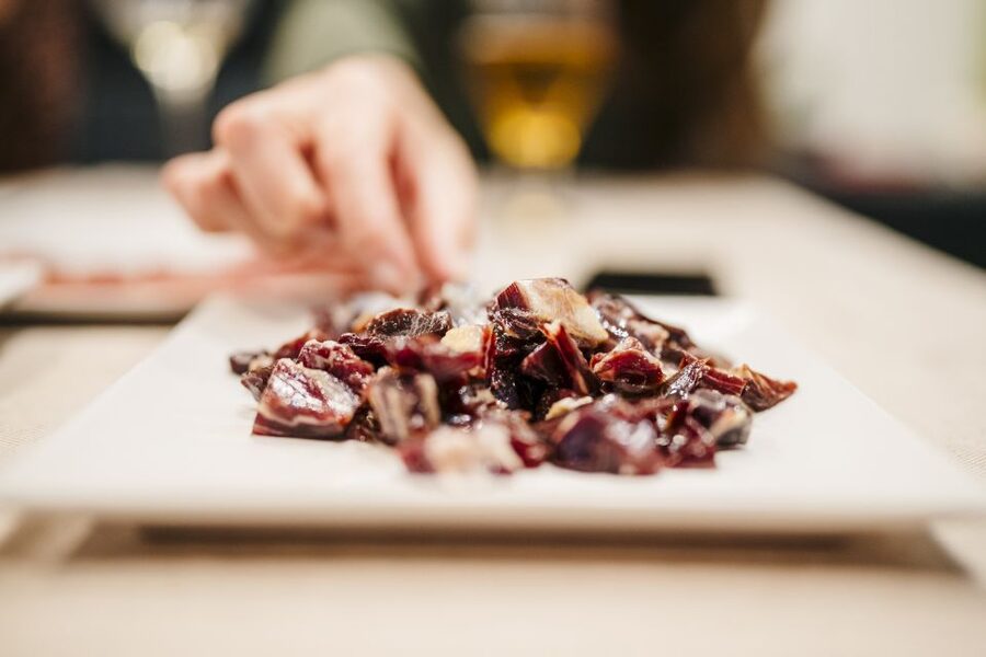 Jamón Experience Master Plus: Ham, Wine & Cheese Tasting - The Master Ham Cutter: What You Learn During the Slice