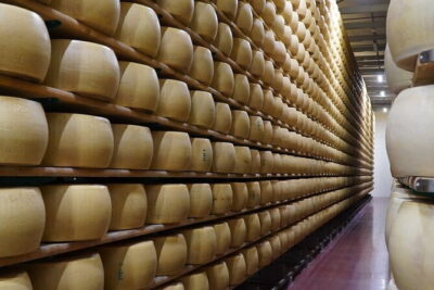 Journey through Italian Cheese - The 5-cheese platter: what to look for beyond the first bite