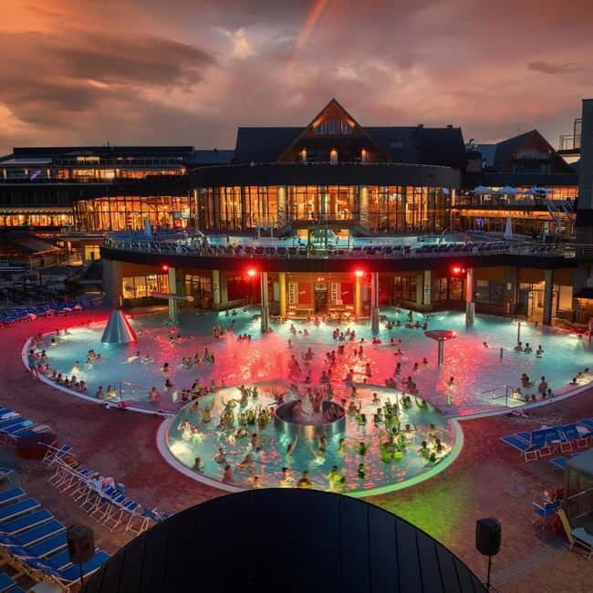 Krakow–Zakopane: Cable Car, Chocholow Baths, Cheese & Vodka - Chocholow Thermal Baths: what 3 hours feels like in real life