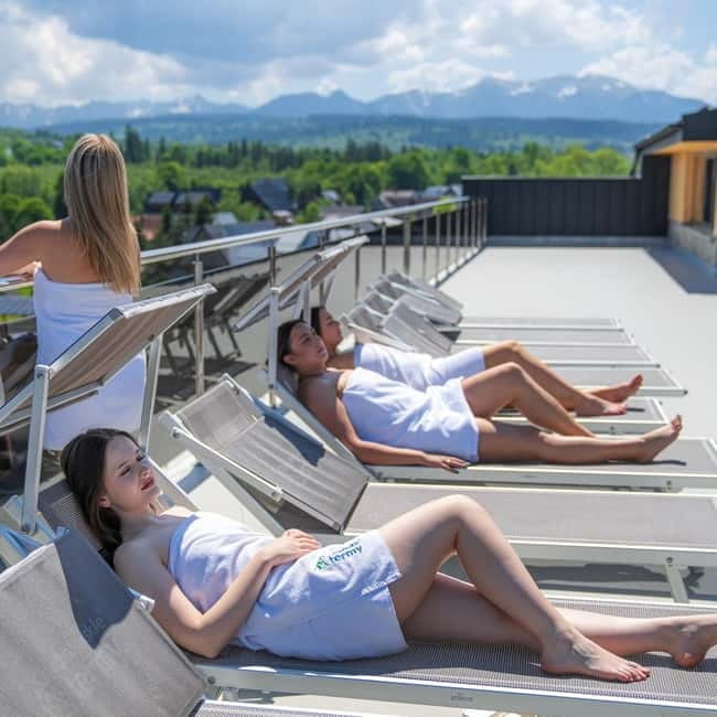 Krakow–Zakopane: Cable Car, Chocholow Baths, Cheese & Vodka - Guides can make or break it: what stands out from real-world performance