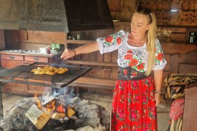 Krakow Zakopane Cable Car Vodka Cheese and Hot Springs Tour - Chocholów Wooden Highlander Houses: The Village That Still Looks Right