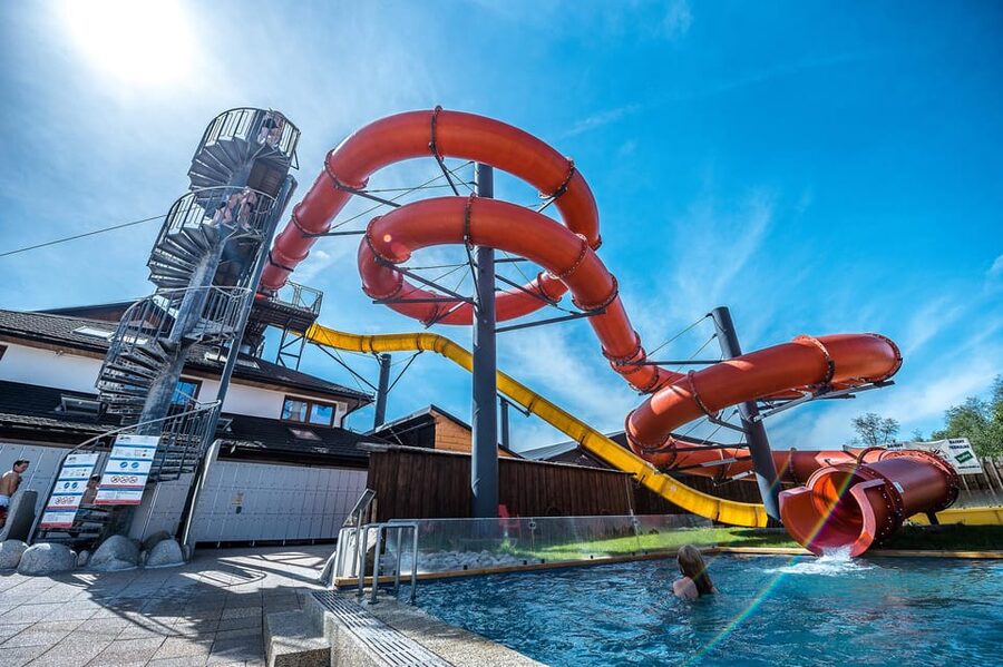 Krakow: Zakopane Cable Car, Vodka, Cheese & Hot Springs Tour - Who should book this Zakopane cable car, vodka, cheese, and hot springs tour?