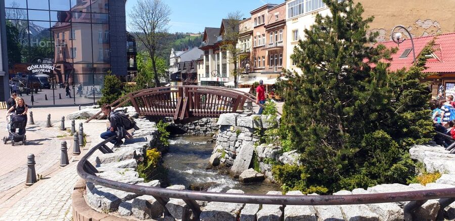 Krakow: Zakopane, Funicular, Cheese, and Highland Day Trip - Wielka Krokiew and Jaszczurówka Chapel Photo Moments