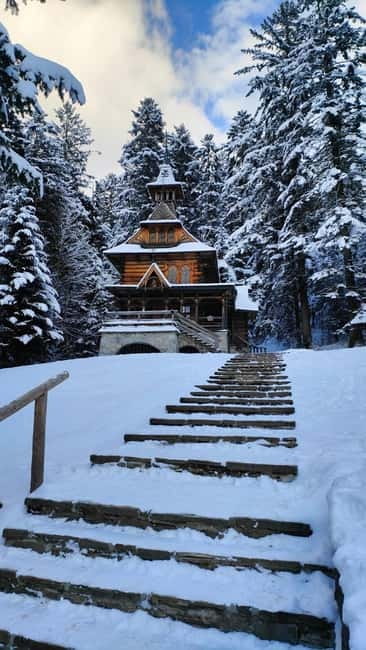 Krakow: Zakopane Tour with Funicular Ride and Cheese Tasting - Chochołów Village Stop: Short Walks, Photo Breaks, Real Mountain Atmosphere