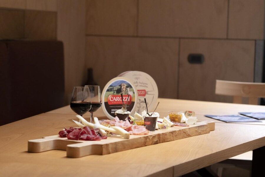 Lake Como: Cheese and Wine Tasting in Valsassina - Why Valsassina makes a smarter food stop than staying on the Lake