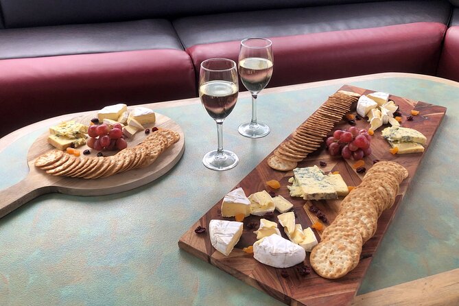Lake Wanaka 1-Hour Cruise Including Wine and Cheese - What the sunset timing does for you (and why it feels like a small holiday)