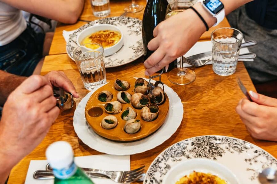 Le Marais Walking Food Tour with Cheese, Wine & Pastries - How to enjoy cheese, wine, and pastries without losing the plot