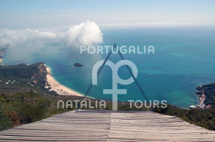 Lisbon Getaway: Private Arrábida Wine & Food Tour - Lunch at the Right Time: Choose Your Spot, Then Get Back to It