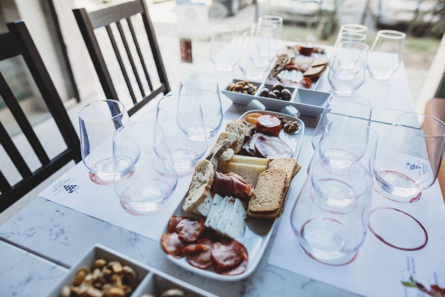 Lisbon: Portuguese Wine and Cheese Tasting with Lunch - The 2-Hour Structure: Six Wines and a Portuguese Wine Map