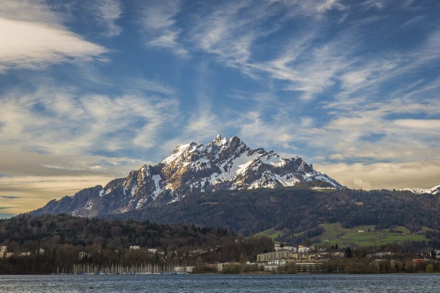 Lucerne: Walking and Boat Tour with Cheese & Wine Tasting - Torbogen Luzern start: the quick way to get oriented
