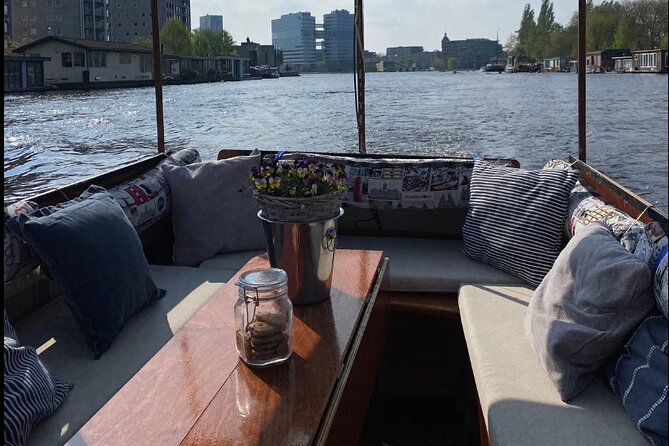 Luxury Amsterdam Canal Cruise – Unlimited Cocktails Included (1H) - Unlimited cocktails: when the VIP upgrade is actually worth it