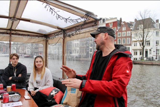 Luxury Amsterdam Canal Cruise – Unlimited Cocktails Included (1H) - What you get on board (and what you should plan for)