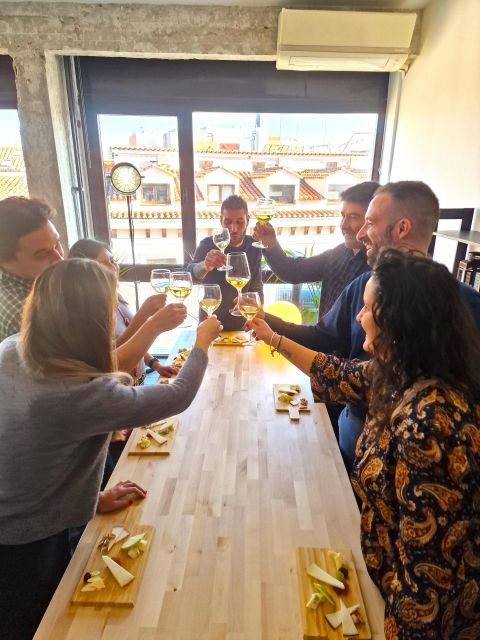 Madrid: cheese tasting with wine pairing. - The Pairing Part: How Wine Changes the Cheese (and Vice Versa)