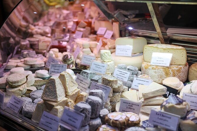 Montmartre Food Tour: The Most Complete Paris Food Experience - Rue des Abbesses and the Montmartre Streets You Came For