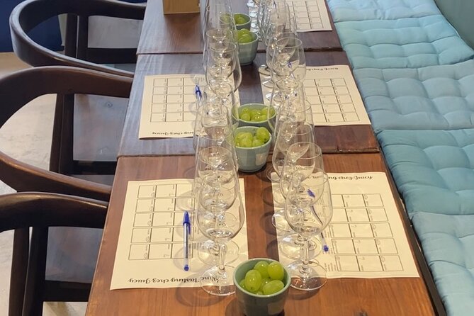 Natural Wine Tasting with Cheese Pairings in Paris - Cheese pairings that actually teach you how to choose a bottle