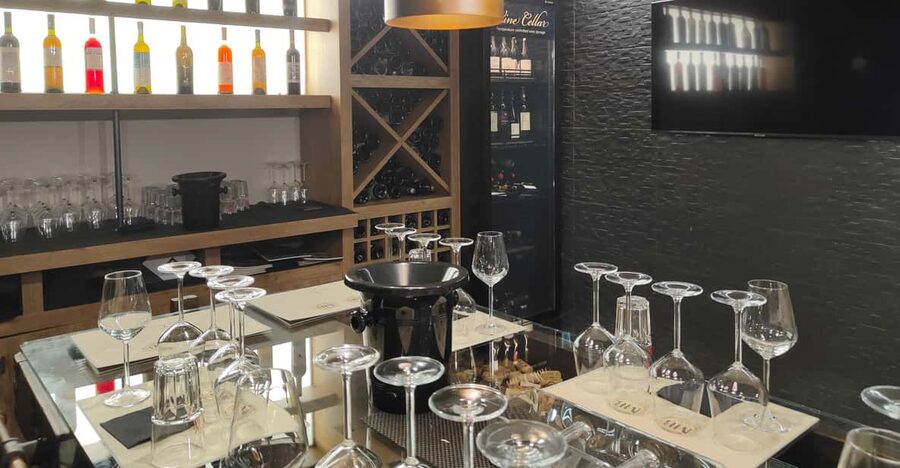 Orange & Natural Wines Of Greece with Cheese & Olive Oils - Key points