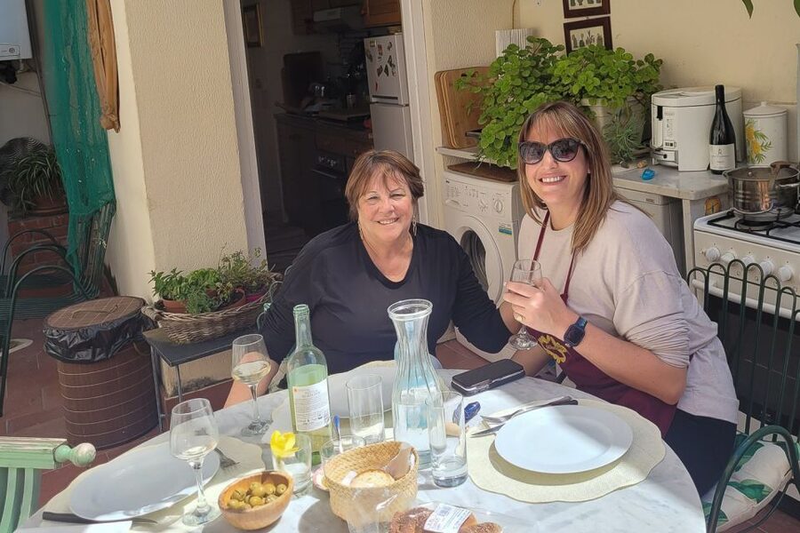 Palermo: 2-Hour Sicilian Cheese and Wine Tasting Tour - Your tasting flight: six Sicilian wines, named and explained