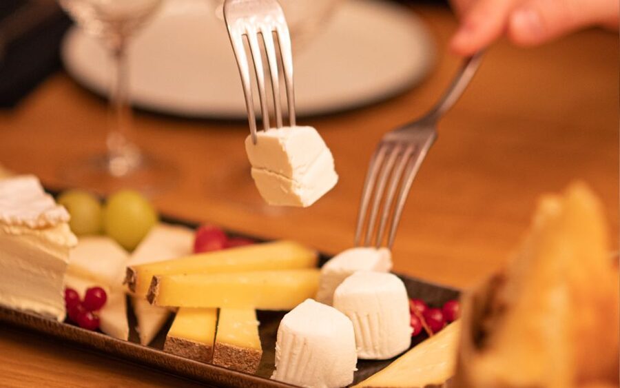 Paris: Apéro Wine and Cheese Tasting Experience - The private tasting room: oak table, relaxed tone, real conversation