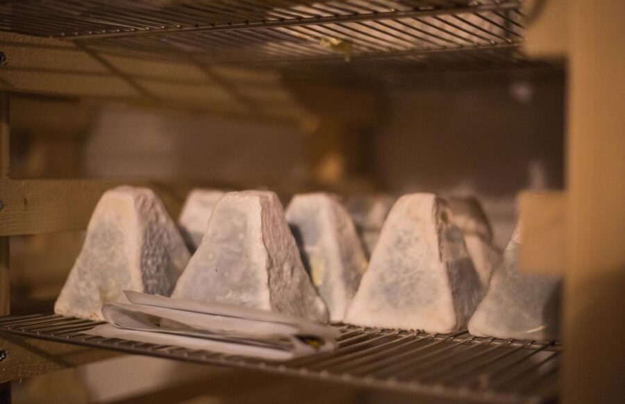 Paris: Cheese and Wine Class in a 17th Century Cellar - Where the workshop starts in Paris (and why location matters)