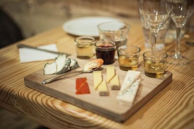 Paris Cheesemaking Workshop including Wine and Cheese Tasting with an Expert - The best part: learning cheese chemistry without turning it into a lecture