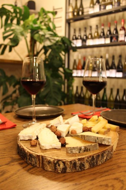 Paris: French Wine and Cheese Guided Tasting - Arriving at L’Oeno’Vice: Where the Tasting Gets Real