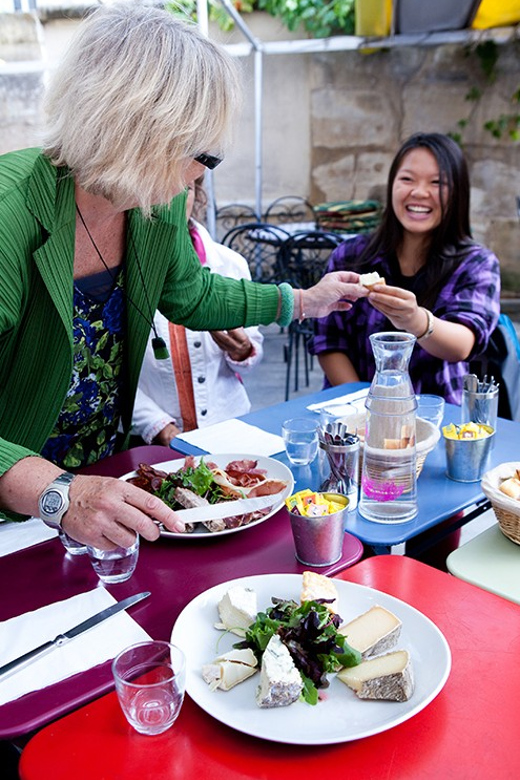 Paris Marais Bike Tour with Cheese & Sweet Tastings - Marché des Enfants Rouges: How the Market Stop Changes the Day