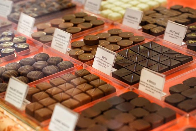 Paris Marché d’Aligre Walking Tour with Chocolate and Cheese Tasting - Walking the Market: Produce, the Indoor Hall, and the Market Rhythm