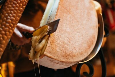 Paris: No Diet Club - Winter Unlimited Cheese Tour ! - Your Raclette Restaurant Stop: Cozy Paris Comfort