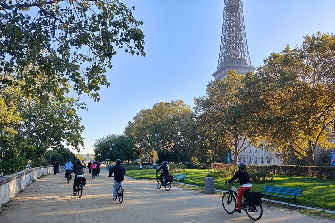 Paris : Private electric bike tour with wine and cheese tasting - Louvre Area and Palais-Royal: Royal Grandeur Without the Museum Bottleneck