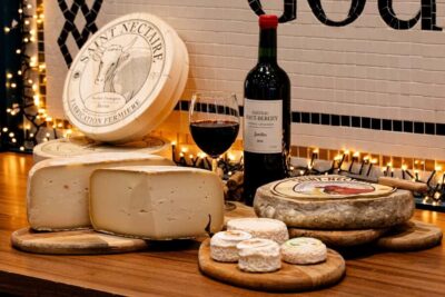 Paris: Tasting of 3 Wine and 3 Cheese - The 3-and-3 wine flight: white, rosé, red, paired by logic