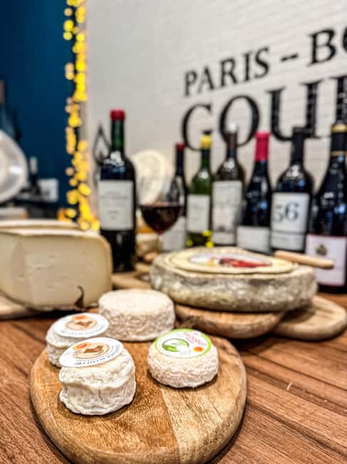 Paris: Tasting of 3 Wine and 3 Cheese - The host experience: Alejandra and Lucas make it personal