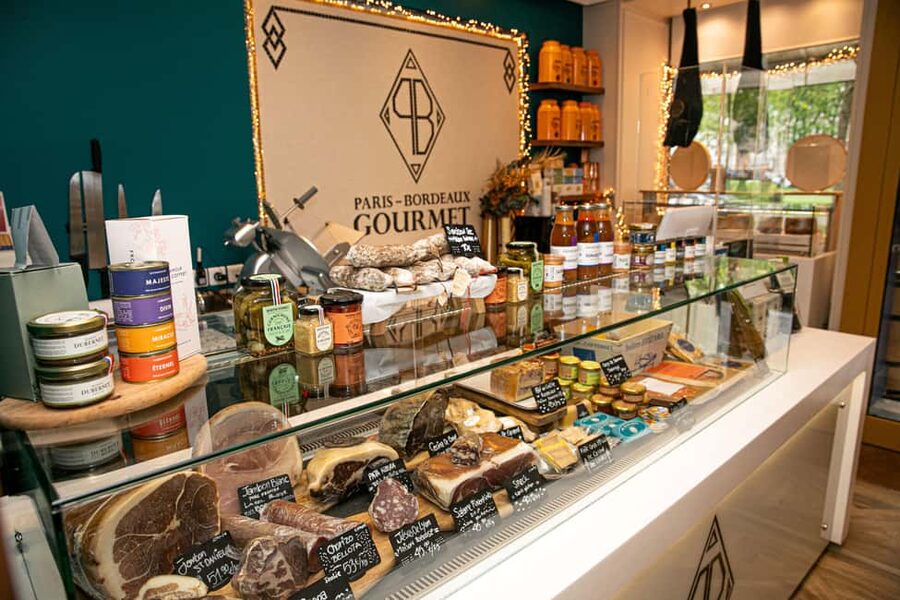 Paris: Tasting of 3 Wine and 3 Cheese - Beyond the flight: keep tasting à la carte in the shop