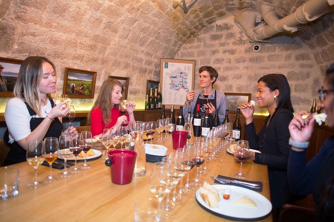 Paris - Ten Wines and Ten Cheeses Tasting in a Royal Cellar - The Sommelier Factor: What Makes the Session Feel Personal