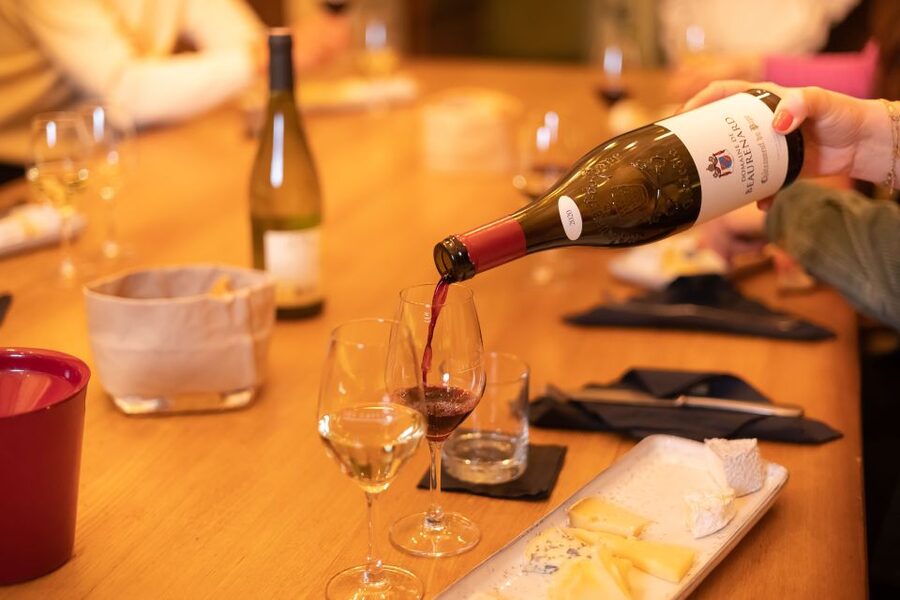 Paris: The Ultimate Wine and Cheese Tasting in English - French terroir and major regions: Bordeaux, Burgundy, Rhône in your glass