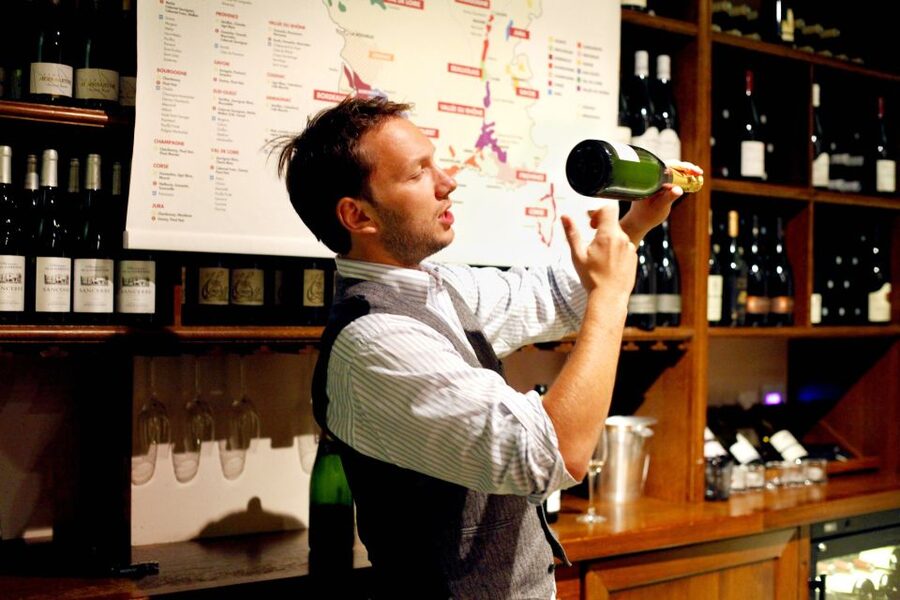 Paris: Wine and Cheese Lunch - The Pace, the Setting, and the Social Part of Lunch
