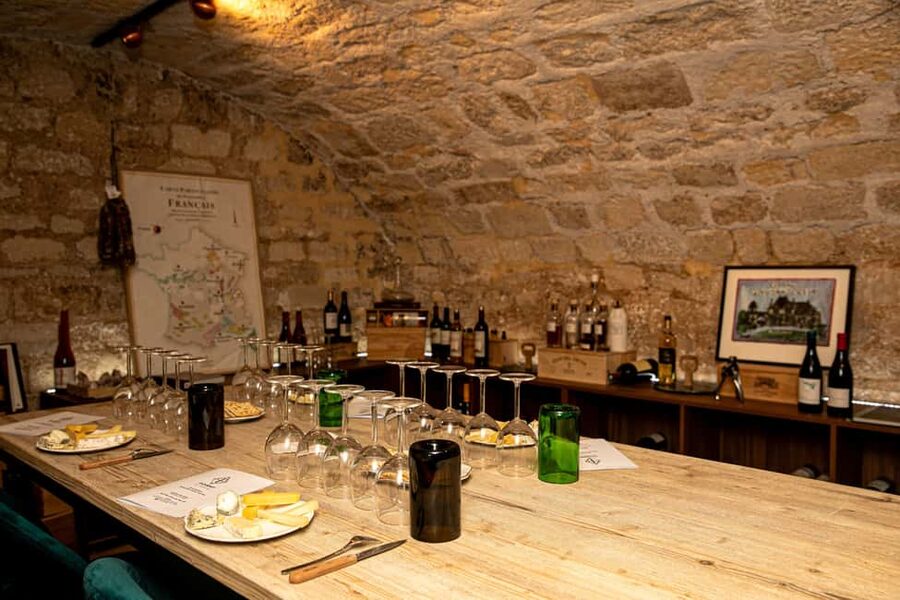 Paris: Wine & Cheese Tasting Master Class Near Eiffel Tower - Cheese Pairings: 5 Artisanal Selections That Teach Your Palate