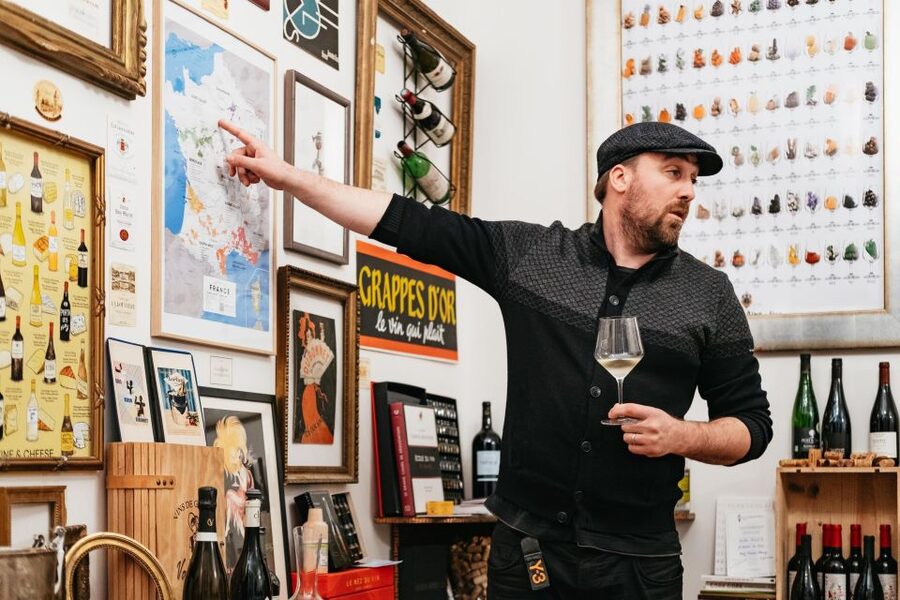 Paris: Wine Tasting Experience with 6 Wines and Cheese Board - Why This Wine Tasting Feels Like a Real Conversation