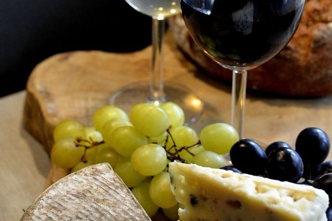 Paris Wine with Cheese Pairing & Tasting Small Group Class - Four French Wines Plus Champagne: The Tasting Lesson You Can Use
