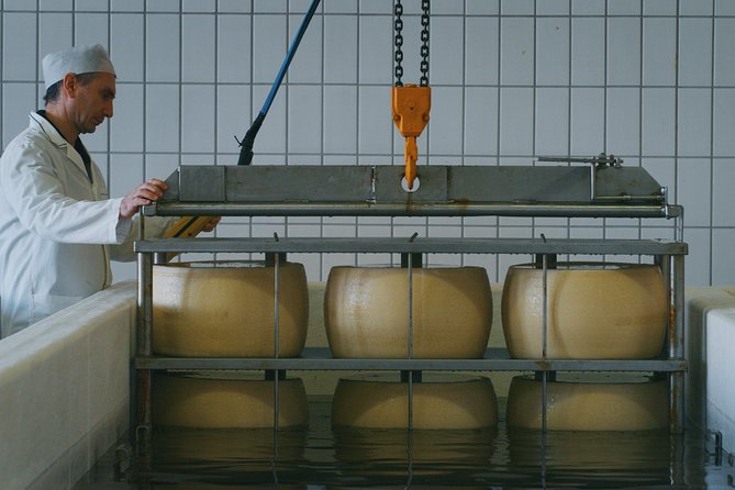 Parmigiano-Reggiano Cheese Factory Small group Tour From Parma - Why the tasting of different ages is the real payoff