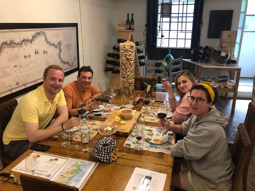Porto: Cheese and Port Wine Tasting in a Unique Place - The Supporting Cast: Marmalade, Olive Oil, and Bread
