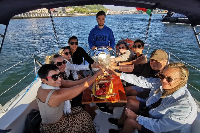 Porto: Wine and cheese tasting on a sailboat on the Douro River - Where you start in Vila Nova de Gaia (and why it matters)